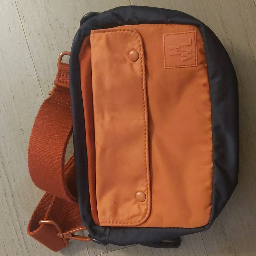 The sport camera bag in colorblock dark baltic multi